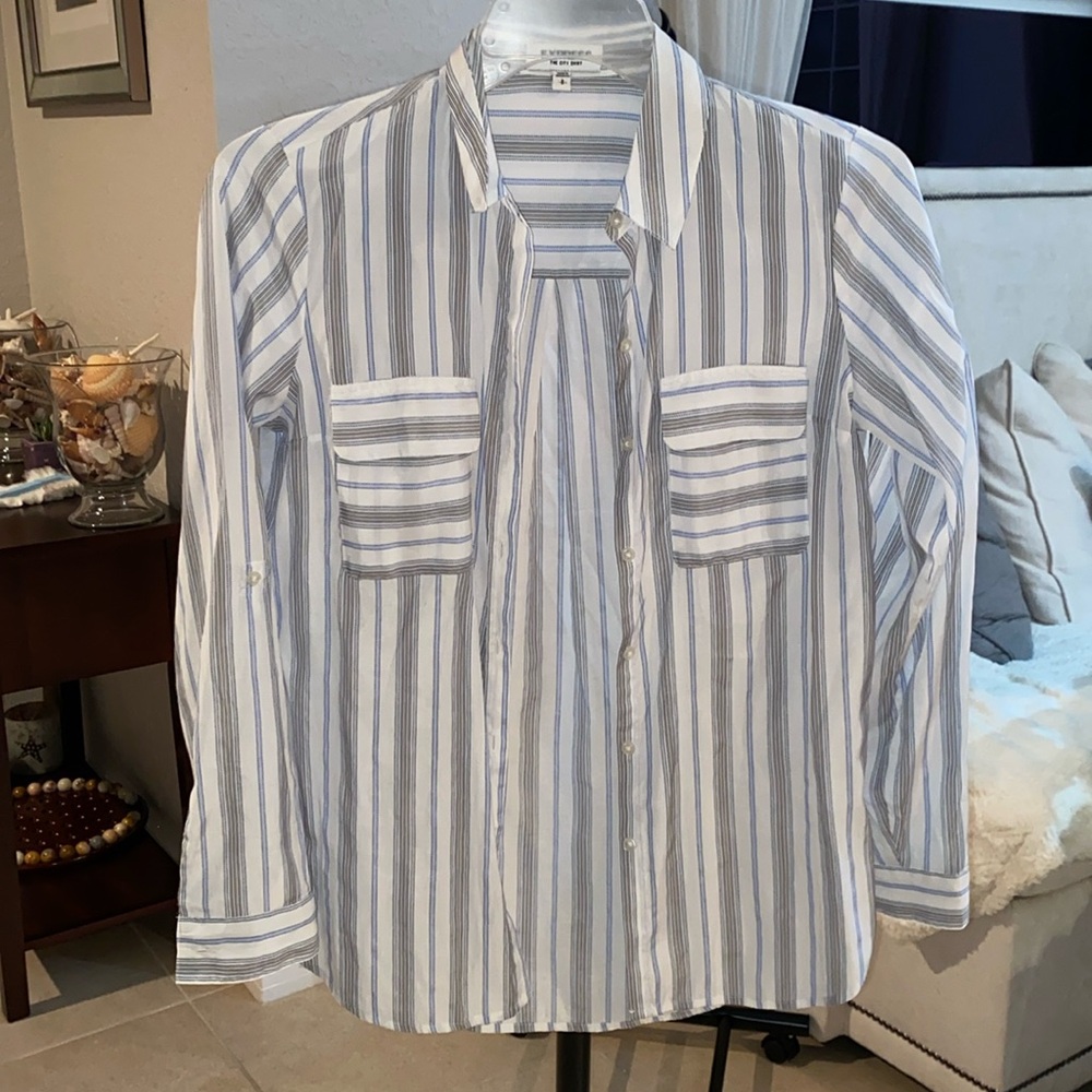 Express shirt size small